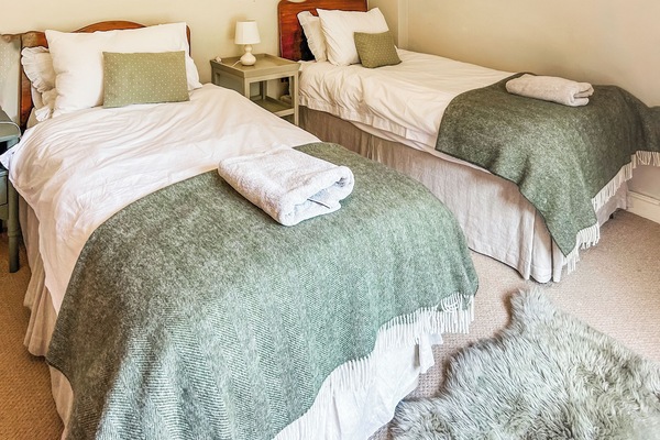 Bedroom with 2 single beds | Sunnybank, Newton St Margarets