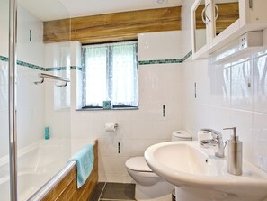 Towels - 3 bedroom accommodation in St Issey, Wadebridge (St Issey, Wadebridge)