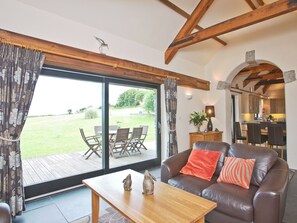 TV - 3 bedroom accommodation in St Issey, Wadebridge (St Issey, Wadebridge)