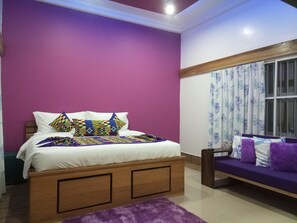 5 habitaciones, tabla de planchar con plancha, wifi y ropa de cama 