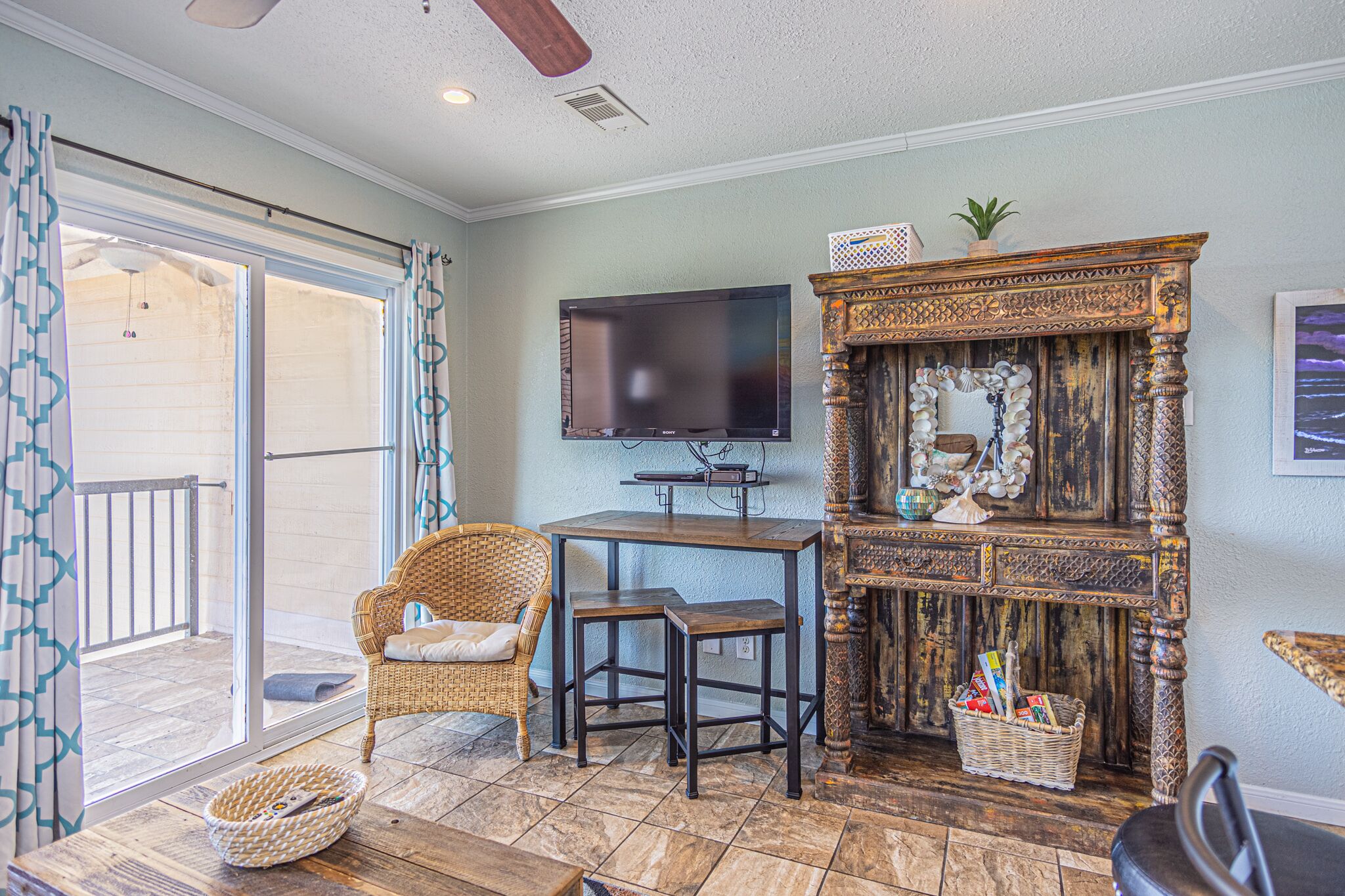 Quick Walk to the Beach - FantaSea Suite! 1 Bed 1 Bath Sleeps 5,  Pet friendly