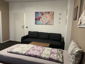 2 bedrooms, iron/ironing board, free WiFi, bed sheets - Rising Berlin (Bezirk Neukölln)