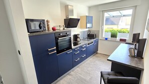 Unclassified image, 3 of 14, button