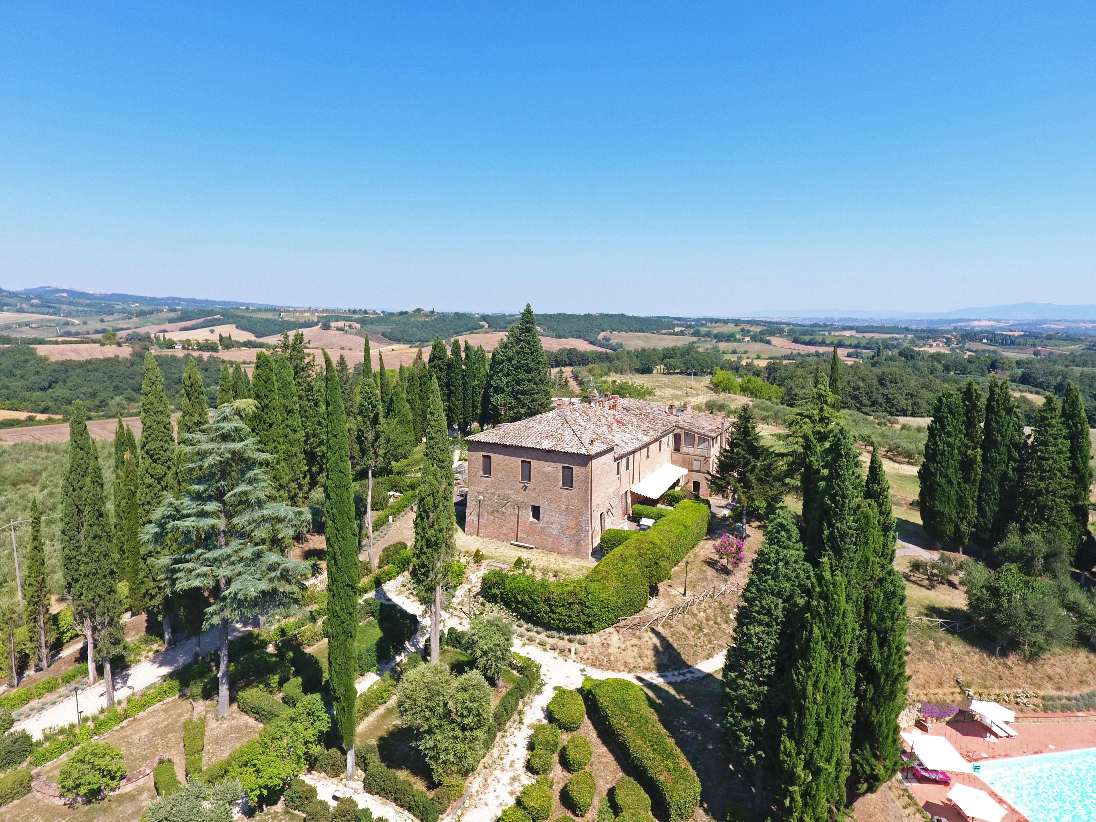 Macciangrosso Country House, Casale Piccolomini. The Room Seven terraces