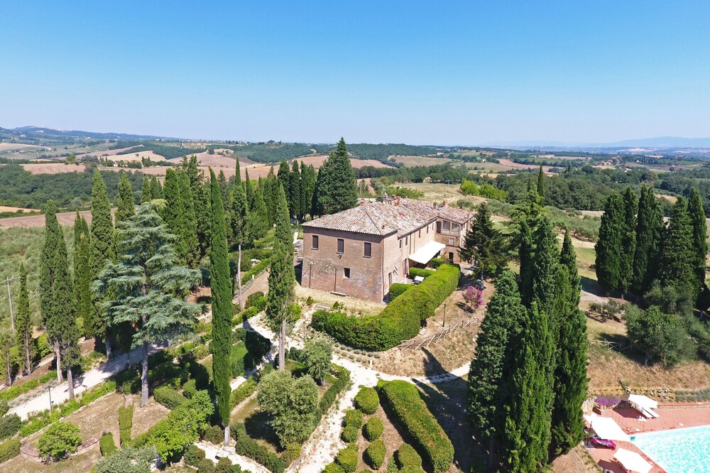 Macciangrosso Country House, Casale Piccolomini. The Room Seven terraces