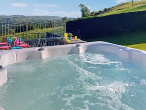 Outdoor spa tub - 4 bedroom accommodation in Nantglyn, near Denbigh (Nantglyn, near Denbigh)