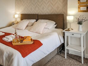 4 室のベッドルーム、WiFi (無料)、ベッドシーツ