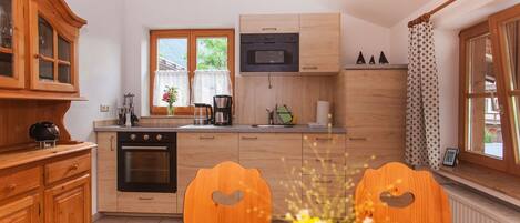 Apartment, 2 Bedrooms, Sauna (Schönes Ammertal 1) | Private kitchen | Full-size fridge, microwave, oven, stovetop