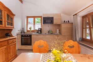 Apartment, 2 Bedrooms, Sauna (Schönes Ammertal 1) | Private kitchen