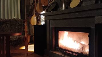 Petit déjeuner et dßner servis sur place, spécialités Cuisine turque