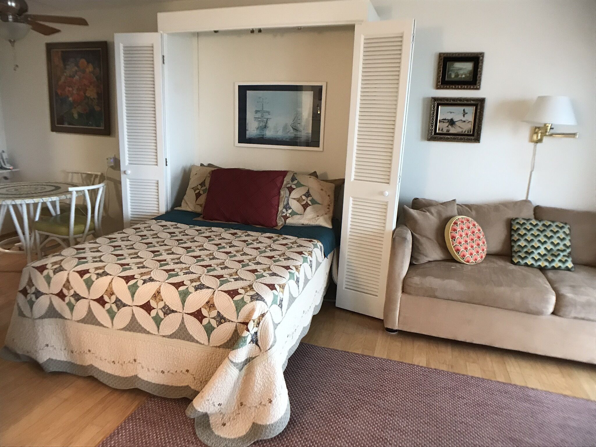 Cozy Quaint VINTAGE Studio