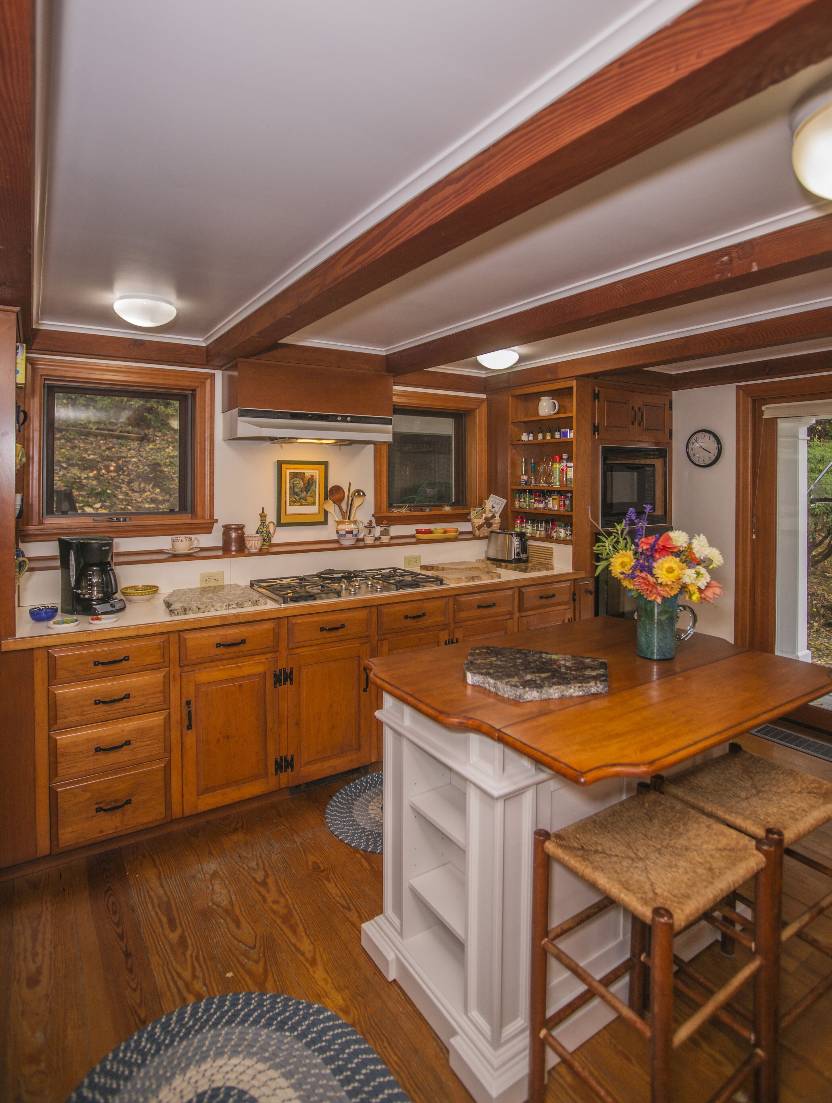 Welcoming, warm, cozy but expansive 1800s Farmhouse with 21st century amenities!
