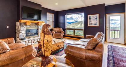 Exceptional Views, Large Townhome, Hot Tub, Pool, Private Garage 97A