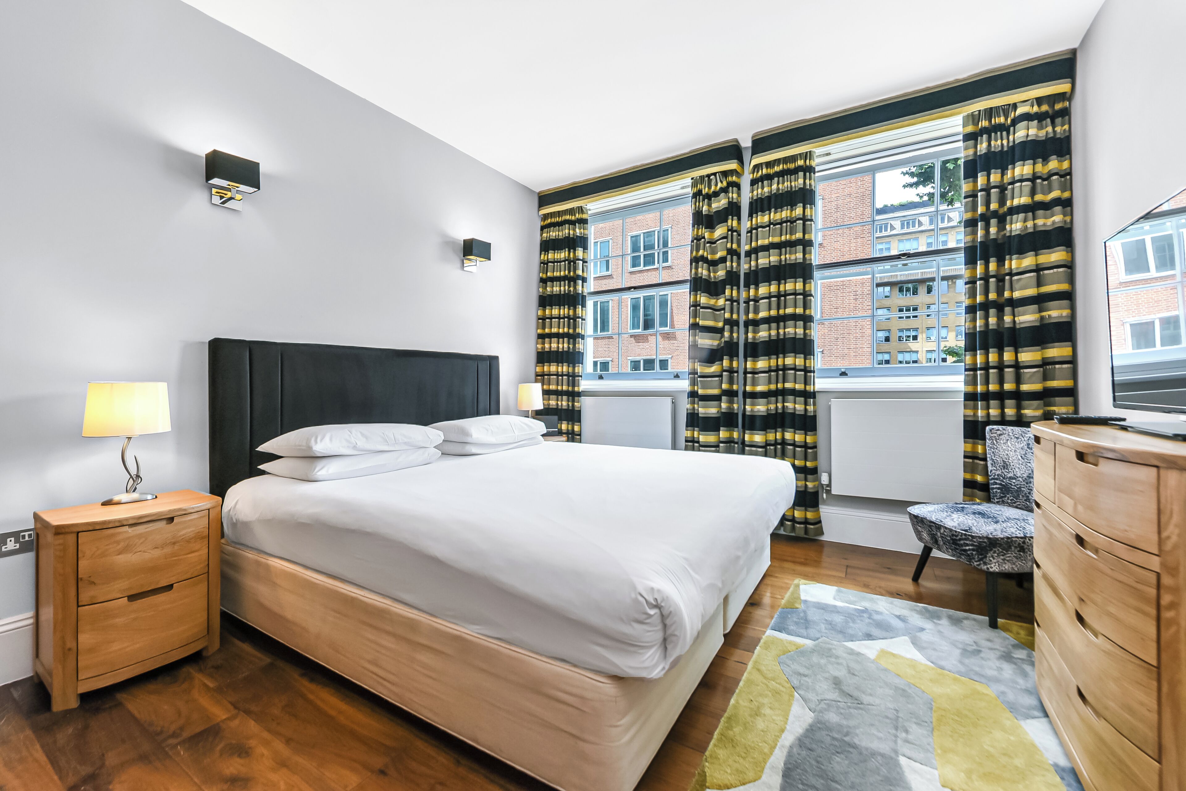 3 bedrooms, in-room safe, iron/ironing board, free WiFi