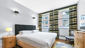 Room - Large family apartment with private terrace (London)