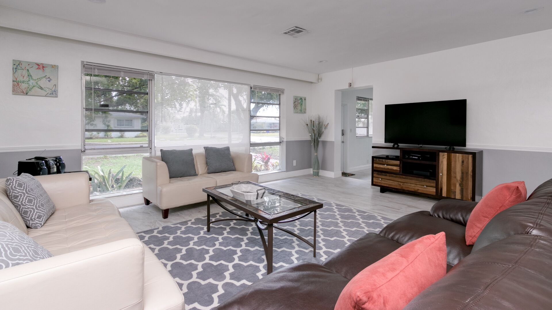 STUNING PRIVATE RESORT..10 BEDROOMS      6 FULL BATHS.. HEATED POOL .HOT TUB..