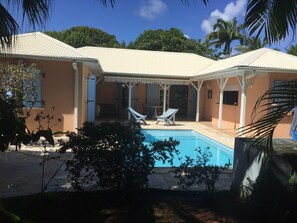Piscine extérieure
