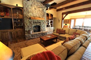 Smart-TV, peis og bøker