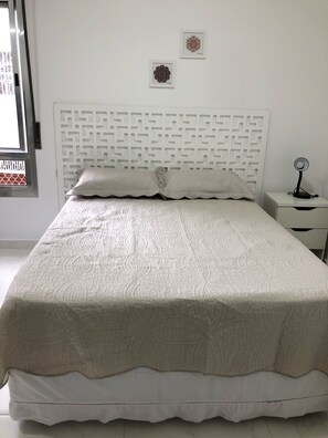 1 bedroom, desk, iron/ironing board, free WiFi