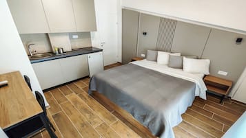 Monolocale, vista città | Con stile personalizzato, con arredamento individuale, insonorizzazione