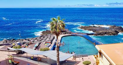 TABELLE DES MEERES, DER MEERBLICK UND DER SONNENUNTERGÄNGE