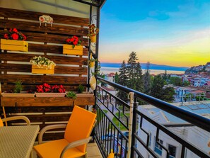 Luxury Apartment, Lake View | Lake view