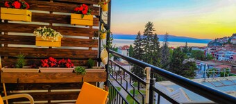 FANTASY公寓，带免费停车