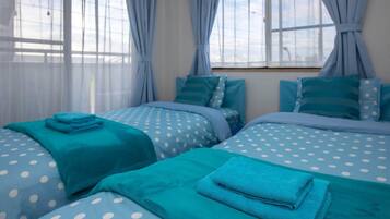 Family House | 4 bedrooms, desk, iron/ironing board, free WiFi