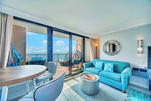 Televisio, takka, pöytäjalkapallopöytä