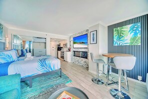 1 bedroom, iron/ironing board, Internet, bed sheets -  WOW Modern Direct Oceanfront Sundeck balcony Terrance condo.. STUNNING (Myrtle Beach)