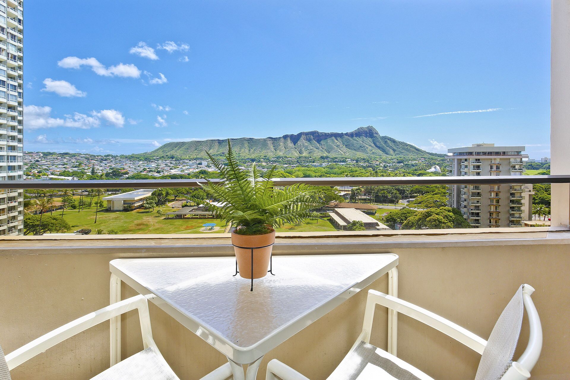 Iconic Diamond Head! Great for Family!