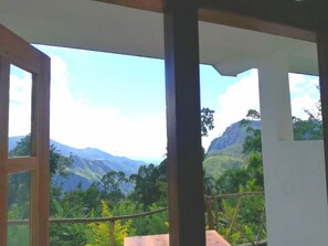 Deluxe Triple Room | Mountain view - The Kanro Ella (Ella)