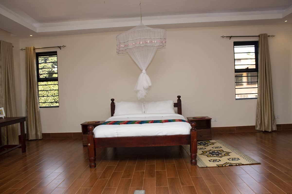 Basic Shared Dormitory, Multiple Beds, Lake View | Desk, laptop workspace, iron/ironing board (on request), WiFi (free)