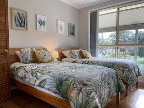 4 bedrooms, Egyptian cotton sheets, iron/ironing board, free WiFi