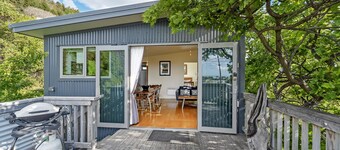 The Lookout - Lovely home with views over the city to the beautiful Tasman Bay!
