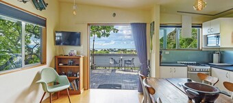The Lookout - Lovely home with views over the city to the beautiful Tasman Bay!