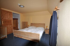 1 Schlafzimmer, Reisekinderbett, WLAN, Bettwäsche