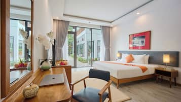 Phòng Deluxe, 1 giường cỡ king, quang cảnh vườn | Bộ đồ giường cao cấp, chăn bông, nệm cao su hoạt tính (memory foam)