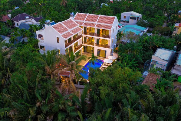 المنشأة من الخارج