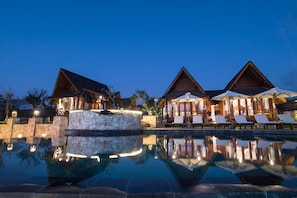 Front of property – evening/night - D'Byas Beach Club and Villa (Lembongan Island)