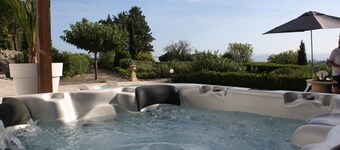 Moderne villa i Camplong med privat basseng