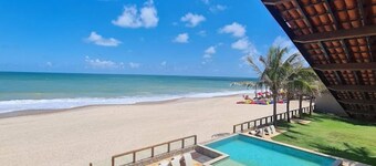 House in Cumbuco right on the sand