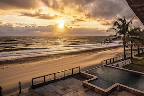 Na praia