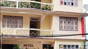 Unclassified image, 4 of 16, button - Hotel Snow View On Cloud Nine (Gyalshing)