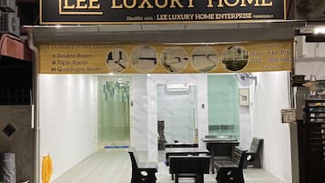 Mặt tiền nơi lưu trú