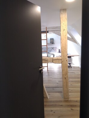 Interior - THE NEW STANDARD PROX BALE WORKSHOP / LOFT (Habsheim)