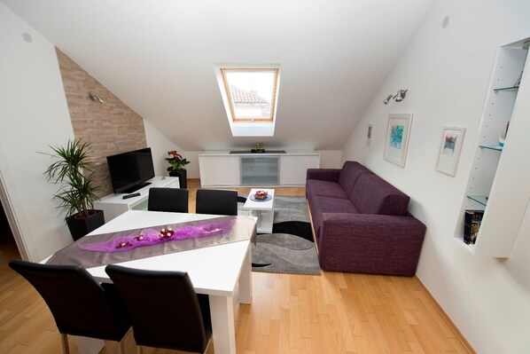 Dining - Luxury apartment in the center of the town. (Split)