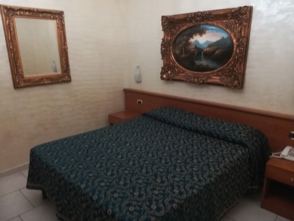 In-room safe, free WiFi, wheelchair access
