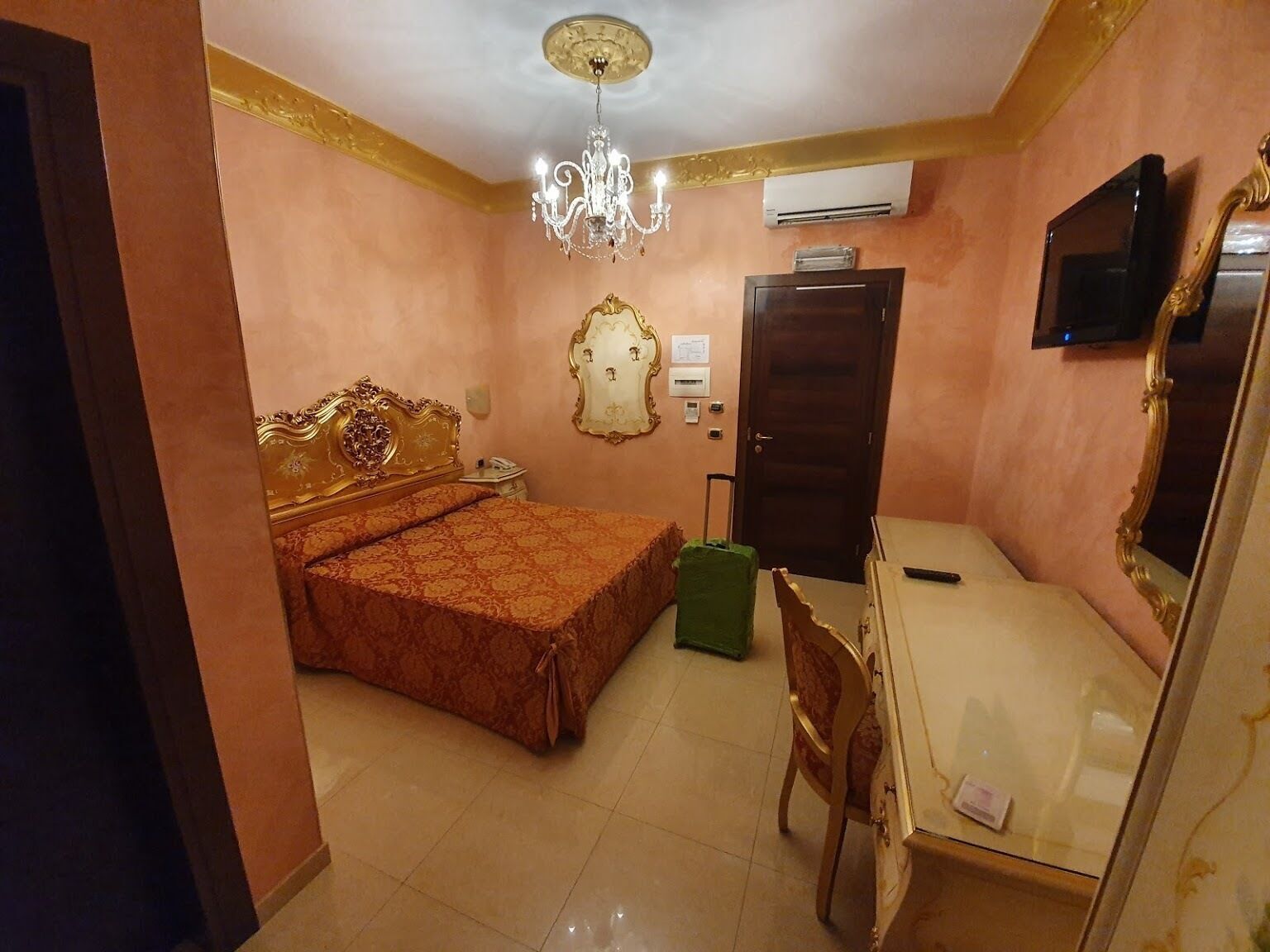 In-room safe, free WiFi, wheelchair access