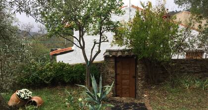 Rural house El Lucero, in the heart of the mountains (full rental)